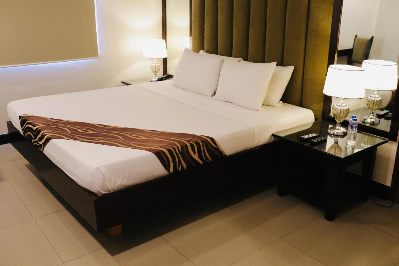 Amalfi718 Hotel Lipa City Luaran gambar