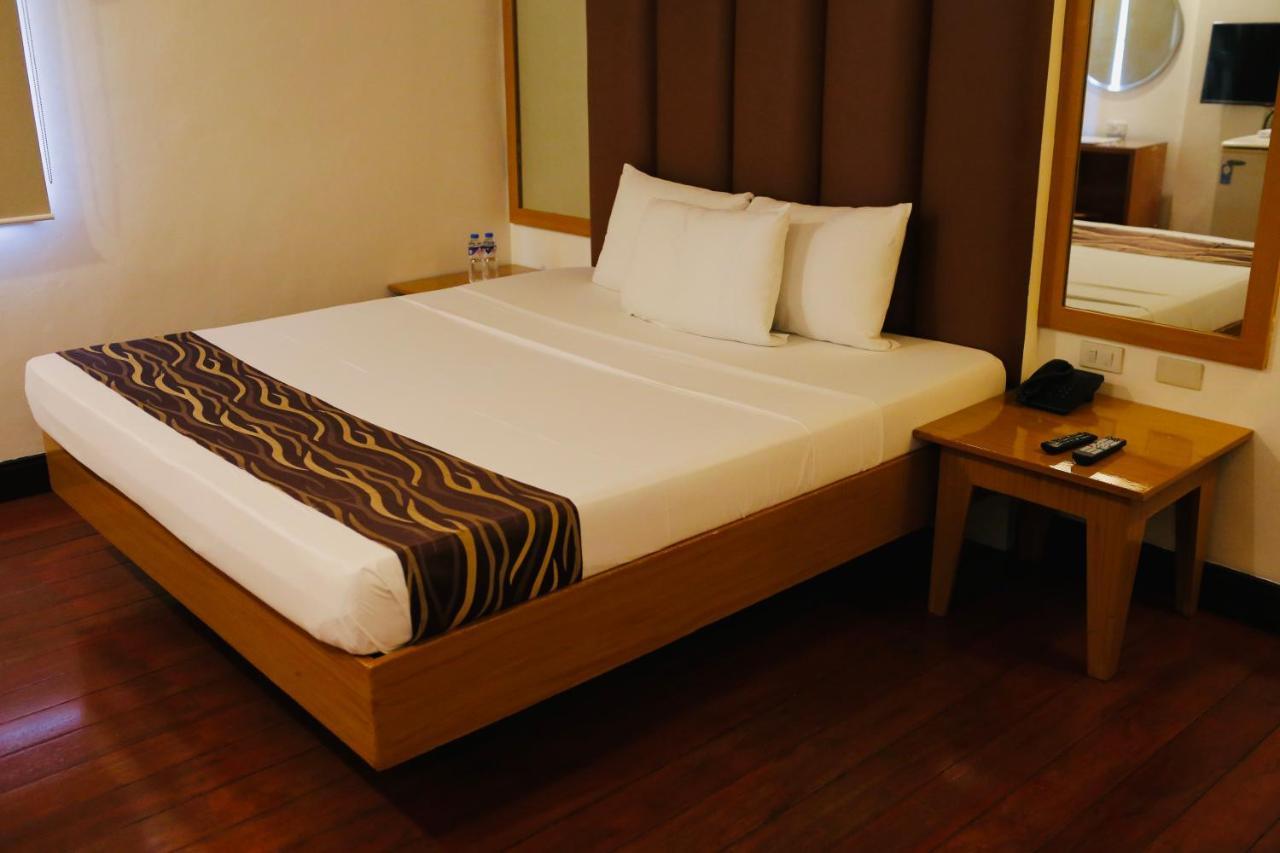Amalfi718 Hotel Lipa City Luaran gambar