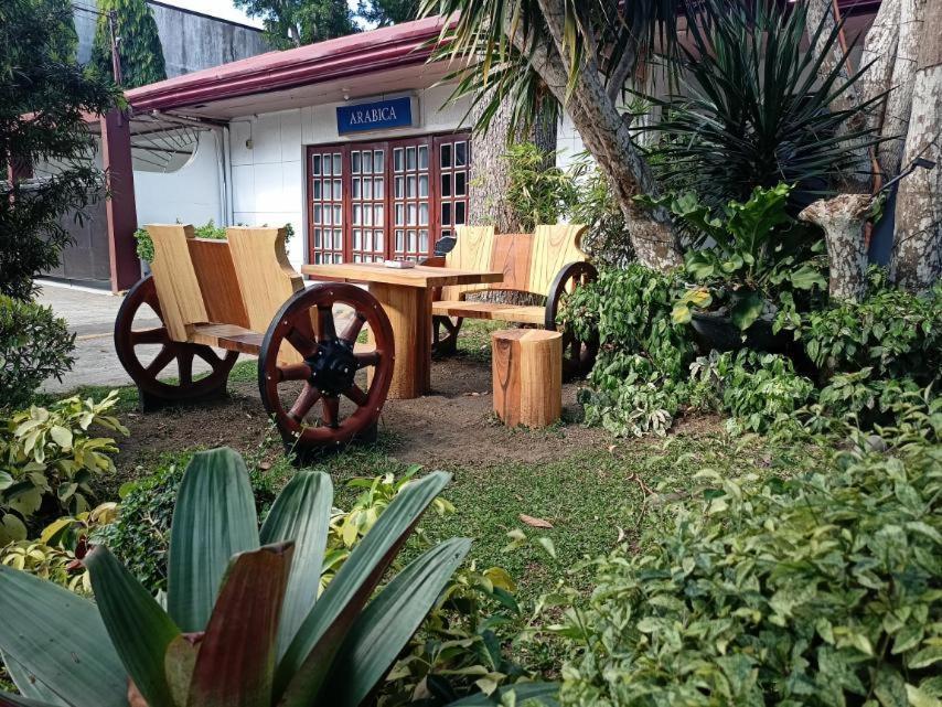 Amalfi718 Hotel Lipa City Luaran gambar